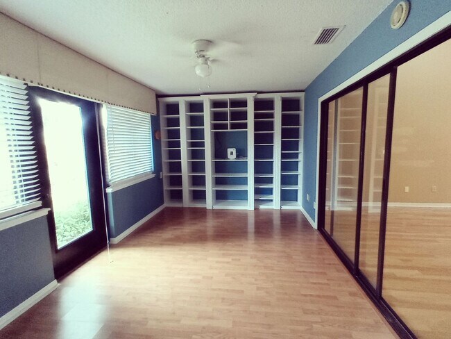 Building Photo - 2503 Tahoe Cir