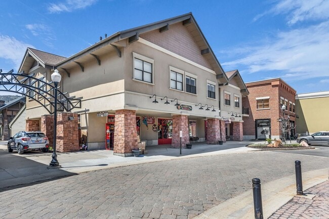 Building Photo - Park City Living Near Kimball Junction with Balcony