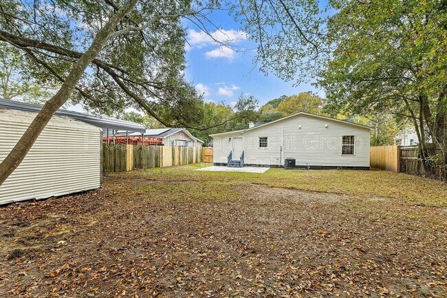 Building Photo - 5732 Allison Ave