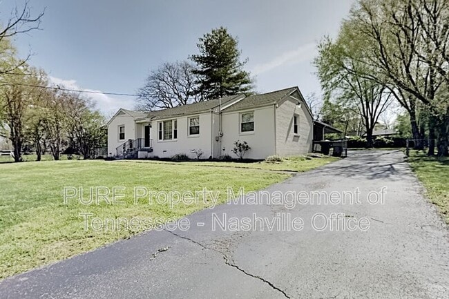 Building Photo - 537 Whispering Hills Dr