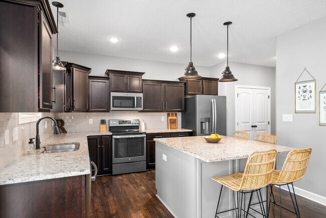 Building Photo - 1607 Ellie Piper Cir