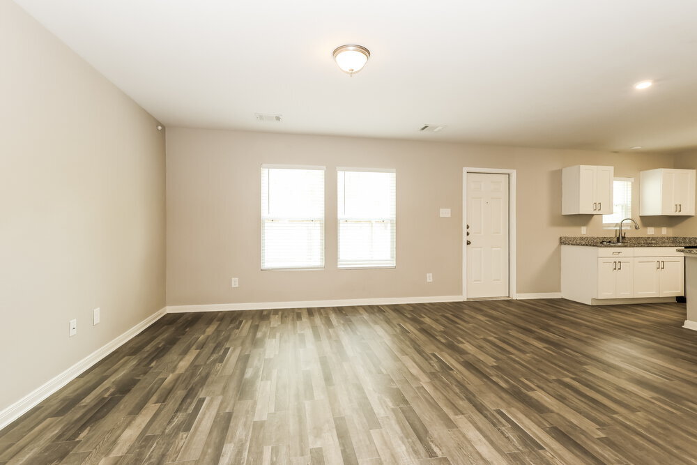 Building Photo - 15653 Del Norte Dr