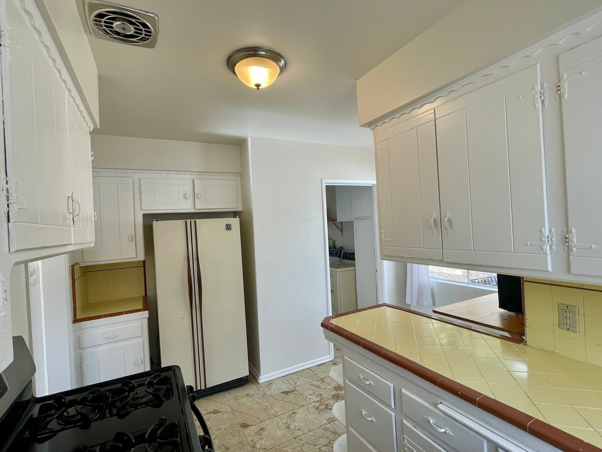 Building Photo - 12505 Manor Dr