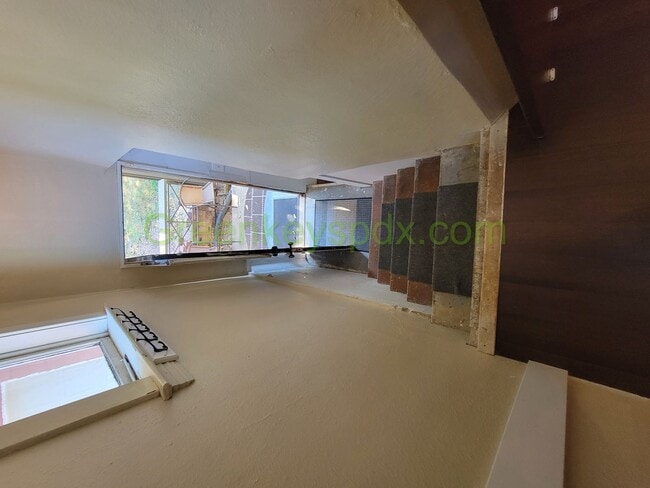 Building Photo - Amazing 1-Bedroom Unit in a Side-by-Side Duplex Near Hollywood District