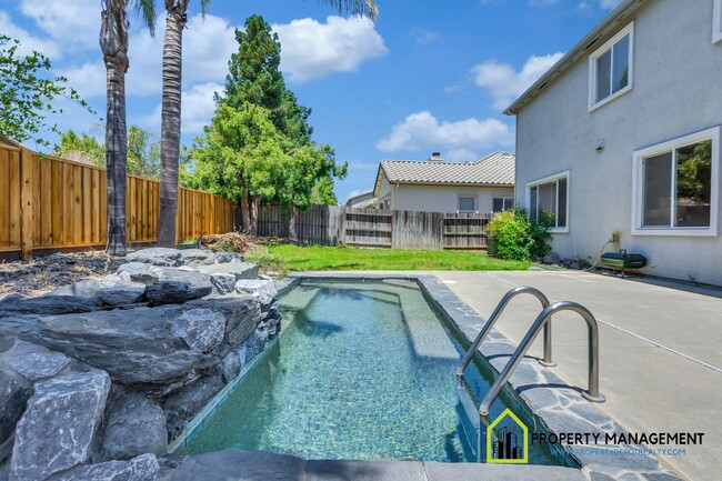Building Photo - Luxury 5-BR Home Rental in Elk Grove