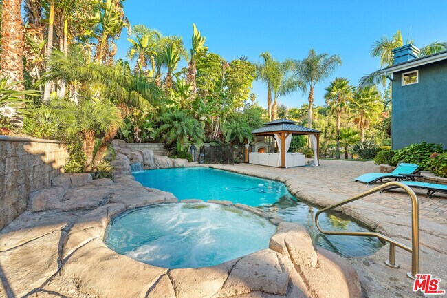 Building Photo - 2428 Oak Canyon Pl