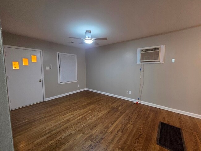 Building Photo - 1706 Echles St