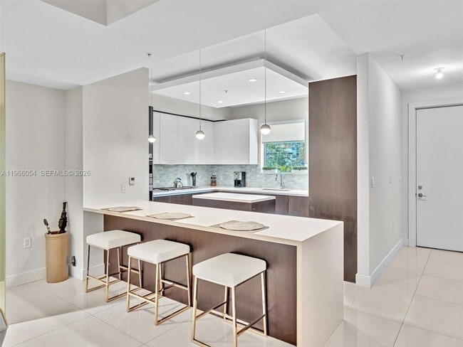 Building Photo - 3040 N Ocean Blvd