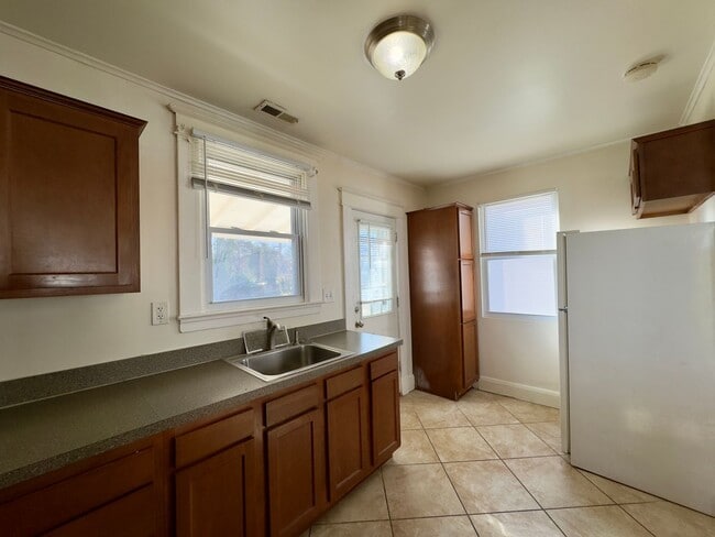 Building Photo - Fantastic 3-Bedroom Overlea Home with Open-Floor Plan!