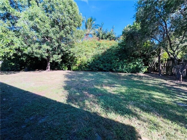 Building Photo - 2041 SE Floresta Dr