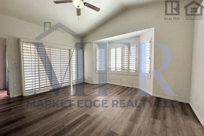 Building Photo - 3Bed/2Bath House at 51st Ave/Loop 101! $199 MOVE-IN SPECIAL! Ready for Immediate Move-In!