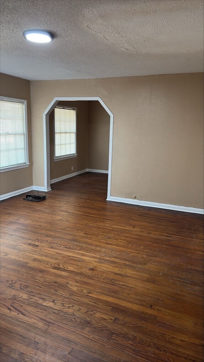 Building Photo - 4723 Eppes St