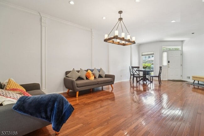 Building Photo - 22 Pebble Beach Dr