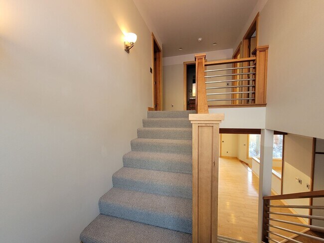 Building Photo - 6318 Romania Dr