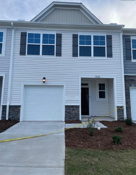 Building Photo - 5020 Tura St