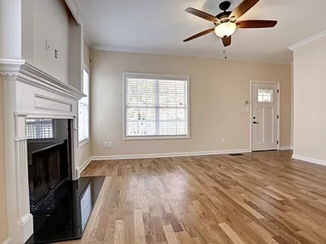 Building Photo - Charming 3BR House in Atlanta