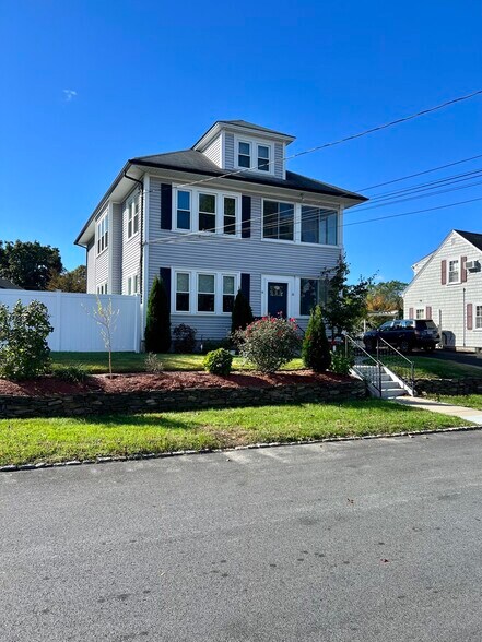 Building Photo - 16 Davis Ave