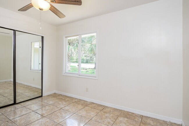 Building Photo - 6531 La Jolla St