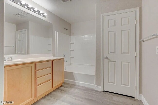 Building Photo - 7021 Town Forest Ave