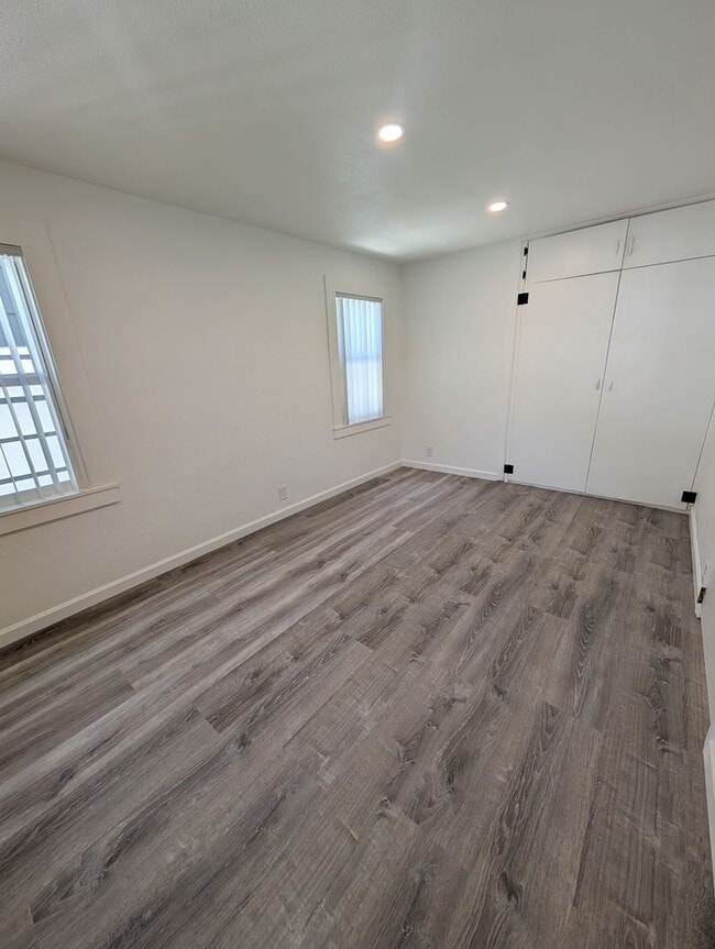 Building Photo - New 4 Bedroom 2.5 Bathroom House
