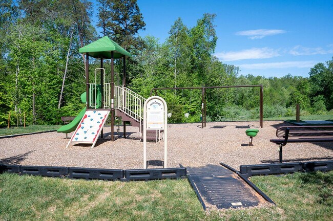 Building Photo - 2864 Sweetbay St