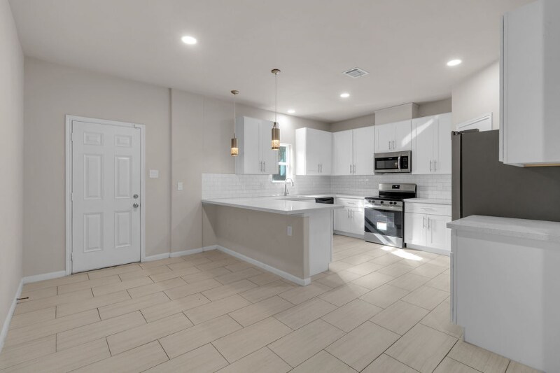 Building Photo - 110 Turner St