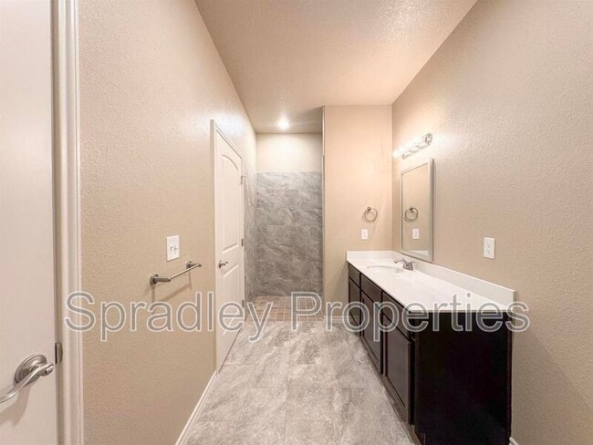 Building Photo - 1007A Laurel Dr