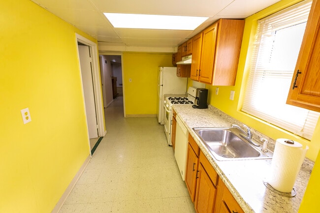 Building Photo - 5501 Auth Rd