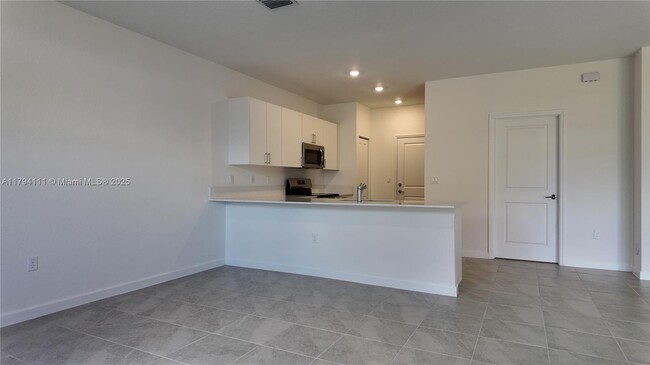 Building Photo - 3016 Park Pl