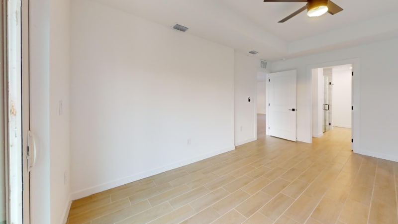 Building Photo - 2028 NE 6th Ave