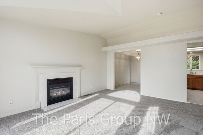 Building Photo - Spectacular Spacious 5BR Home in Sultan * Great Location * New Paint/Flooring/Appliances +++