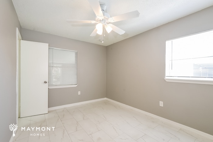 Building Photo - 1215 N Nowell St