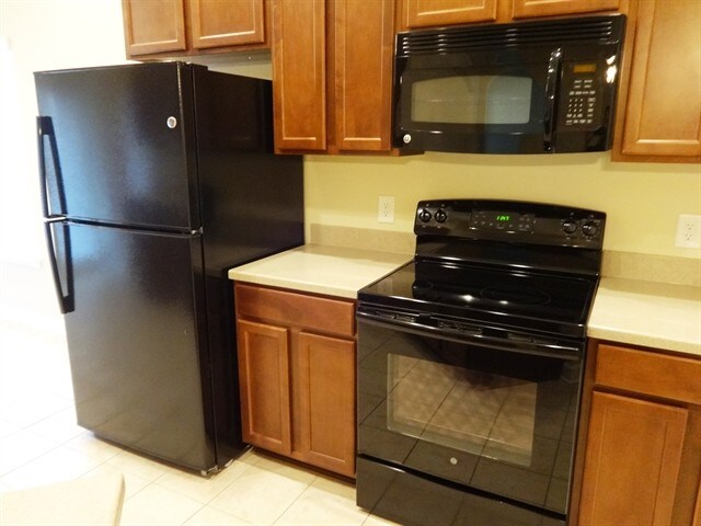 Building Photo - 515 Crossland Dr