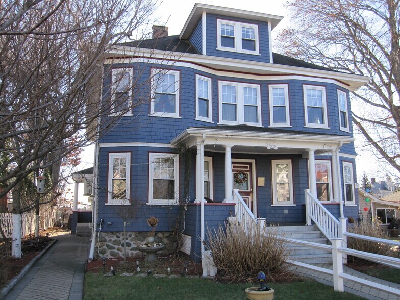 Building Photo - 55 Warren Rd