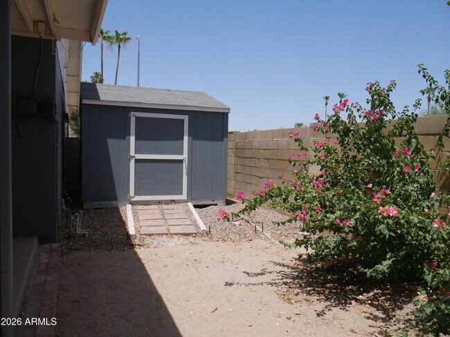 Building Photo - 1201 W Loughlin Dr