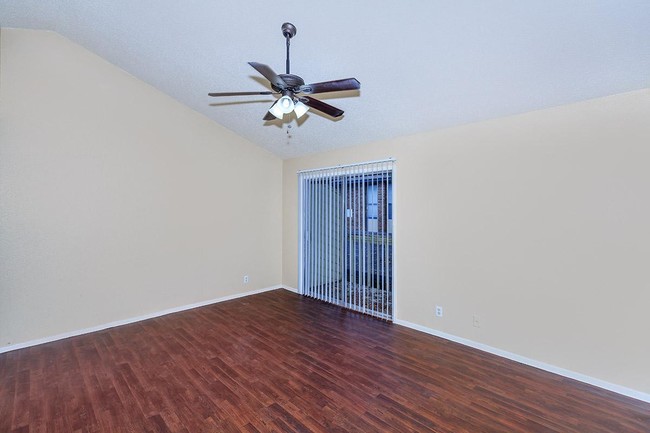 SOCO 121 - Austin, TX | Apartment Finder