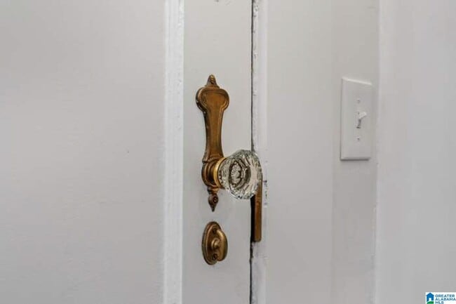 Building Photo - 2505 Montevallo Rd