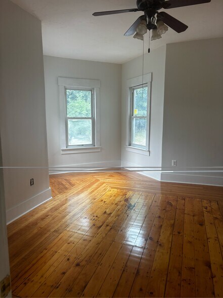 Building Photo - 46 Channing St
