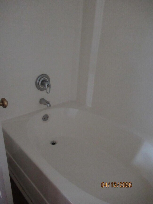 Building Photo - 3590 Oleander Dr