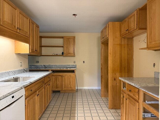 Building Photo - 22 Wild Rose Ave