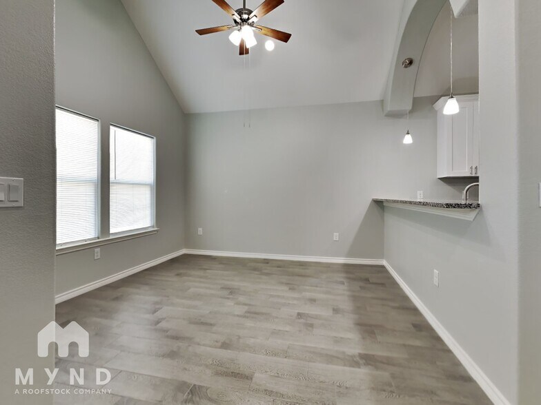 Building Photo - 16931 W Juneau St