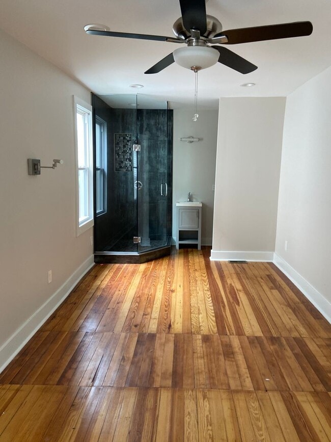 Building Photo - $1,600 - One of a Kind Bungalow in Hamtramck