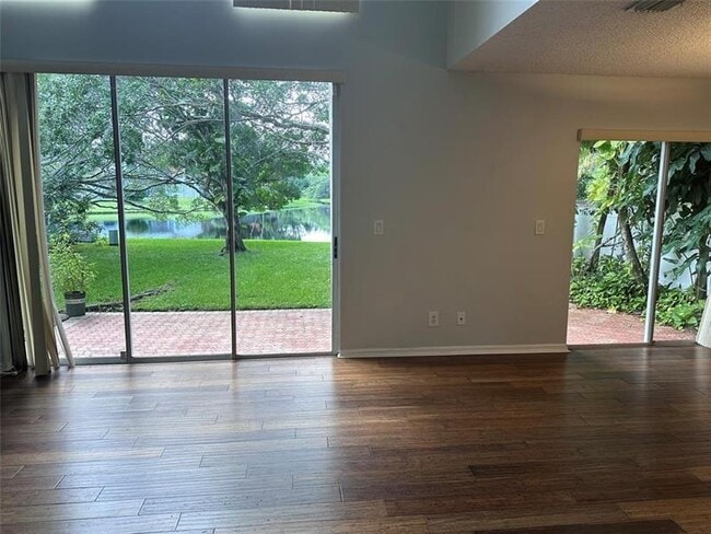 Building Photo - 839 Garnet Cir