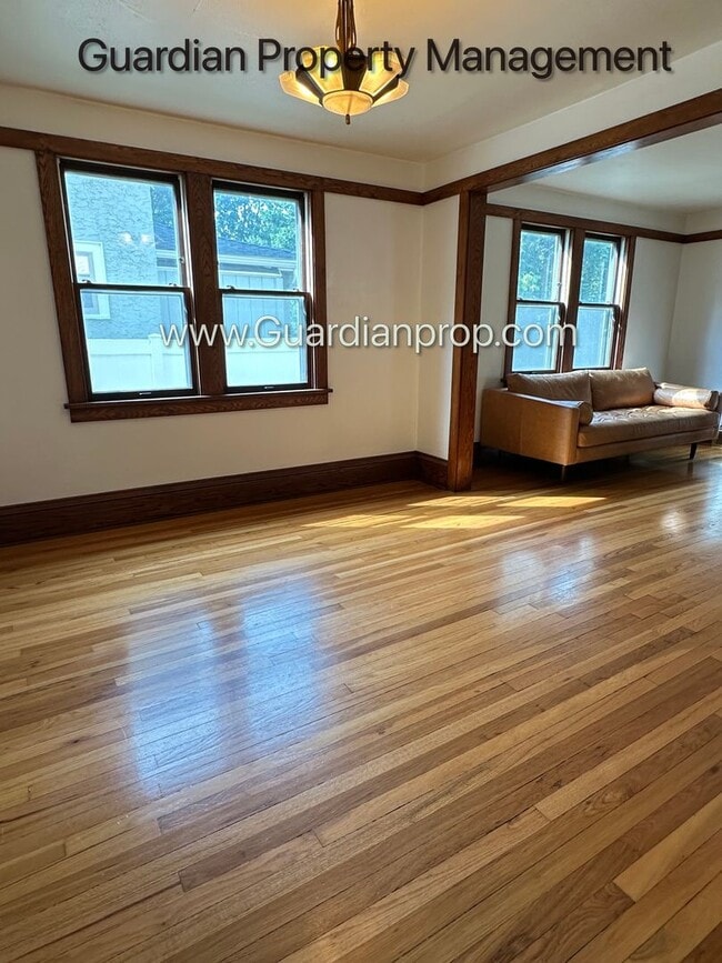 Building Photo - 4147 Snelling Ave