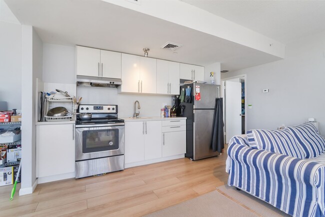 Building Photo - 1 BED 1 BATH | HOLLYWOOD | YOUNG CIRCLE