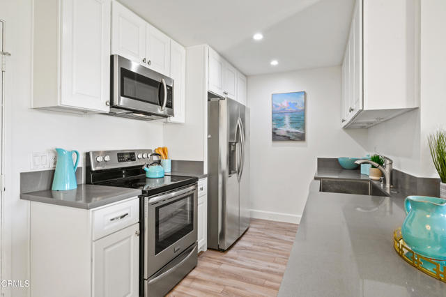 Building Photo - 4239 Vía Arbolada