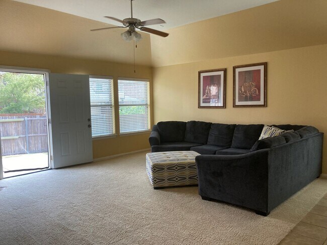 Building Photo - 3 Bed 2 Bath House For Lease in Frisco, Te...