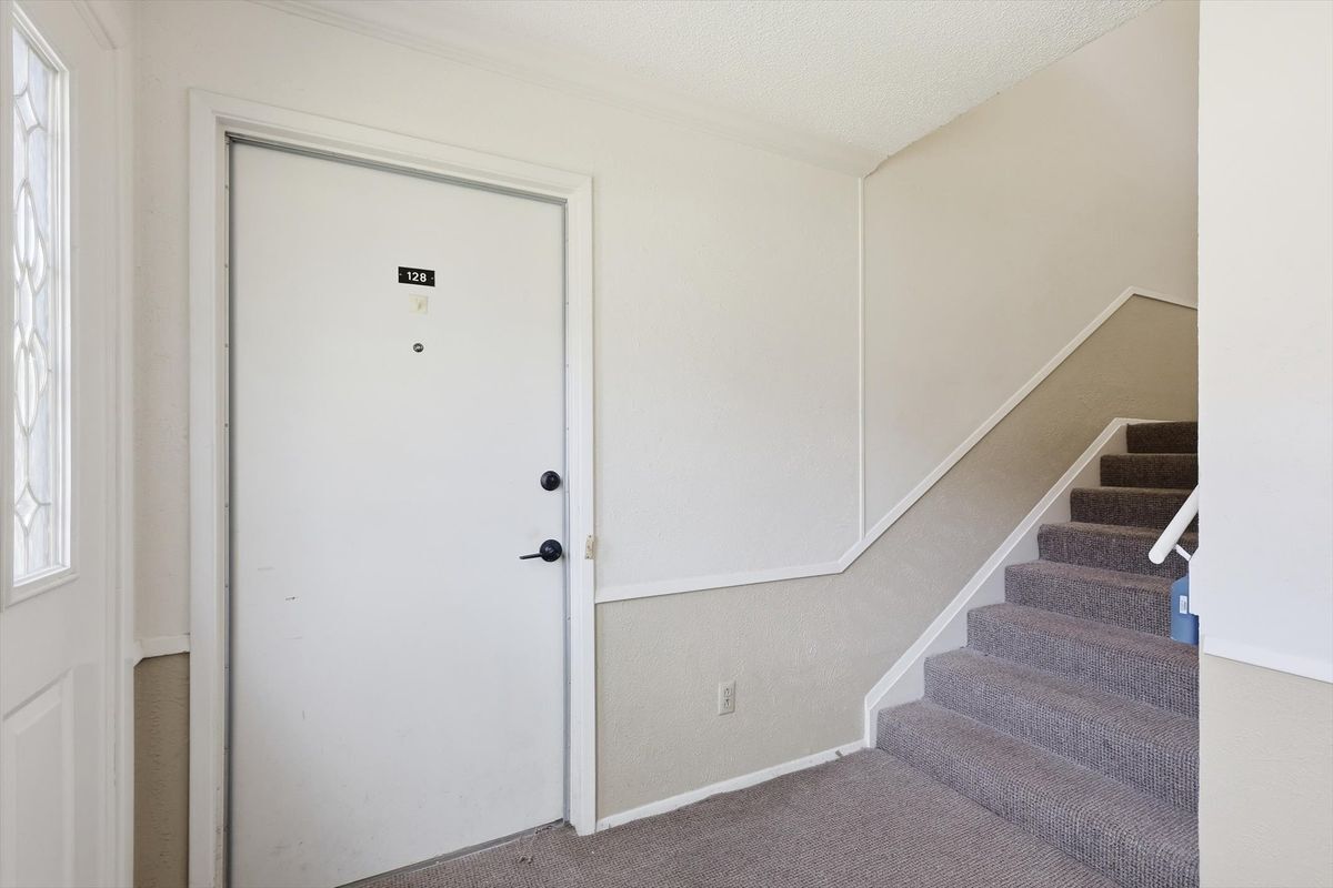 Building Photo - 4816 Amesbury Dr