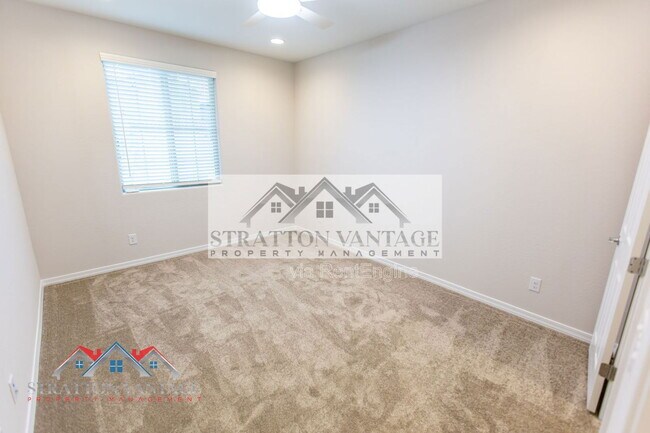 Building Photo - 17645 W Palo Verde Dr