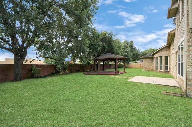Building Photo - 3811 Parkside Dr